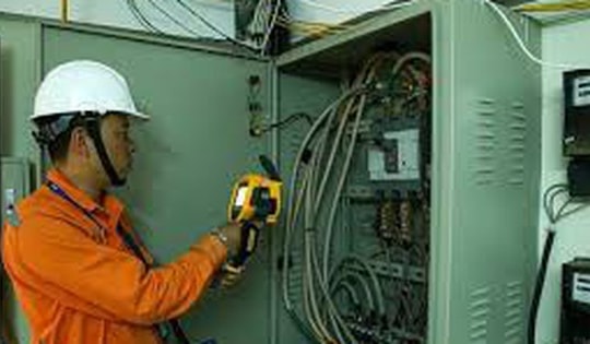 EVN khuyến khích và hỗ trợ người dân lắp điện mặt trời mái nhà tự dùng