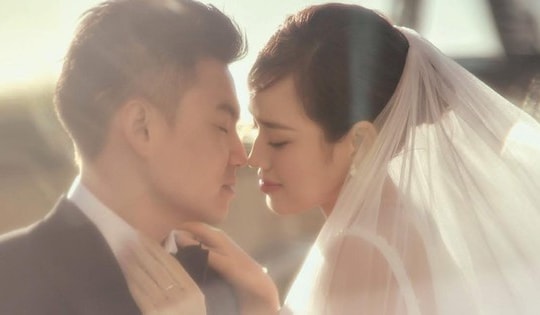 Ảnh cưới lãng mạn của Đỗ Thị Hà và chồng doanh nhân tại Pháp, Ý và Thụy Sĩ