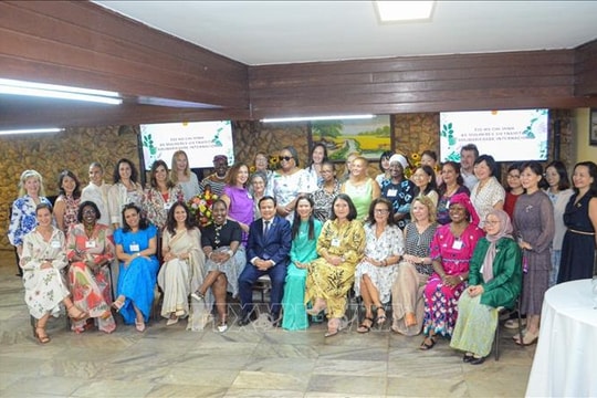 Gặp gỡ hữu nghị 'Bác Hồ, Phụ nữ Việt Nam và tinh thần đoàn kết quốc tế' tại Brazil