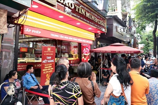 Giá vàng đồng loạt giảm 2 triệu đồng/lượng