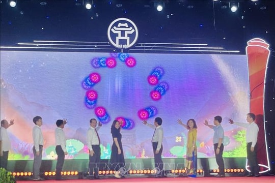 Ra mắt ba sản phẩm Tinh hoa làng nghề Việt, Con đường đạo học, Sắc hoa Tường Phiêu