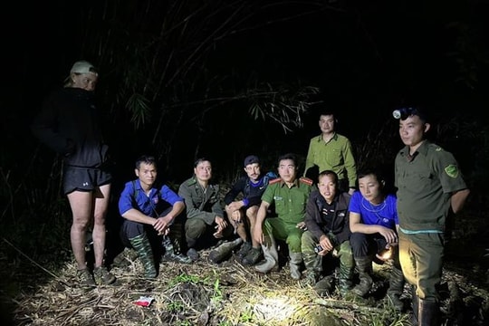 Cứu nạn 2 du khách nước ngoài bị lạc tại Vườn quốc gia Hoàng Liên