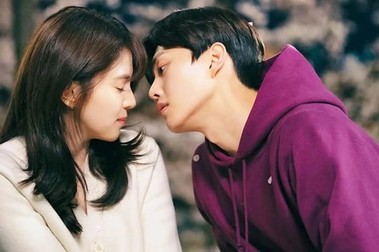 Vì sao Gen Z cứ thích đâm đầu vào những mối quan hệ "mập mờ"?