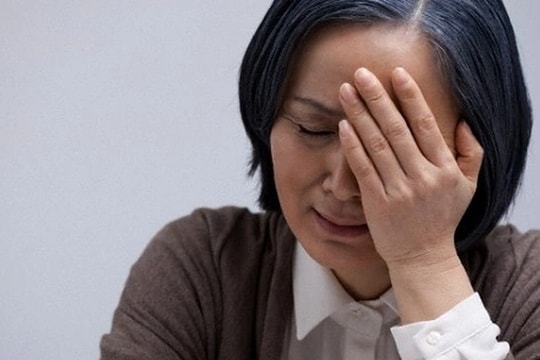 Dịp 20/10 cả khu phố khen con trai tôi, riêng tôi đau đớn rớt nước mắt