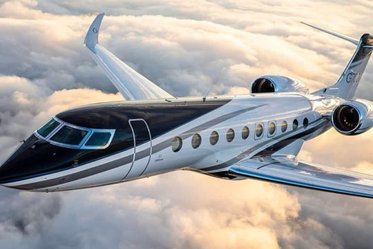 Vì sao giới siêu giàu 'nghiện' máy bay riêng?