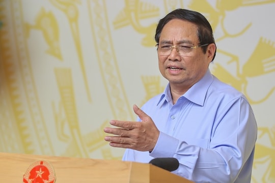 Thủ tướng: Không tạo 'giấy phép con', gánh nặng hành chính cho doanh nghiệp