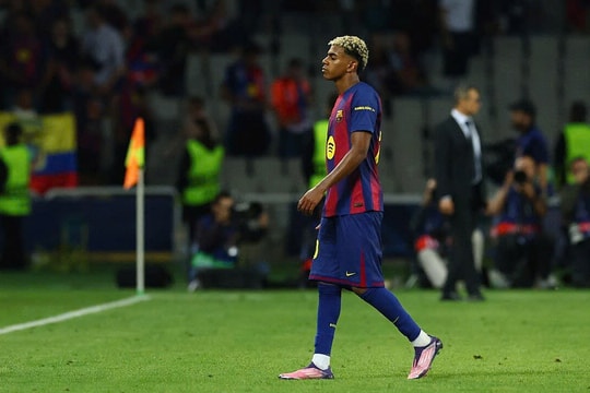 HLV Flick phủ nhận chuyện kỷ luật Yamal