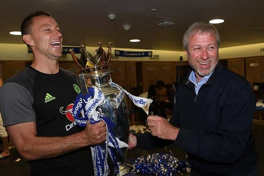 Terry: 'Thật ghê tởm sau những gì Abramovich phải chịu'