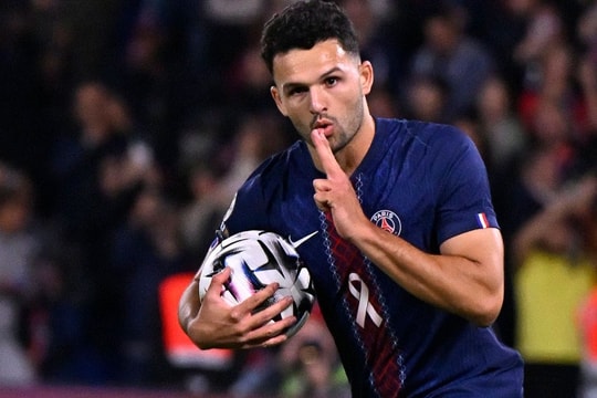 PSG thoát thua sau khi bị dẫn hai bàn ở Ligue I