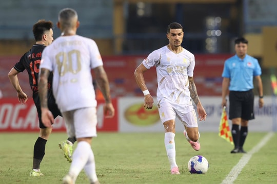 Hà Nội FC thua trong ngày Đỗ Hoàng Hên, Harry Kewell ra mắt