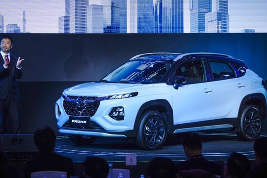 Suzuki Fronx - đối thủ Toyota Raize giá từ 520 triệu đồng