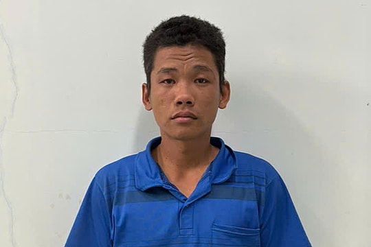 Hành hạ con trai vì 'nghi không phải ruột thịt'