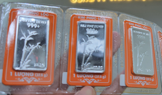 Giá bạc hôm nay 18-10: Rớt thẳng đứng, một công ty bất ngờ ra thông báo quan trọng