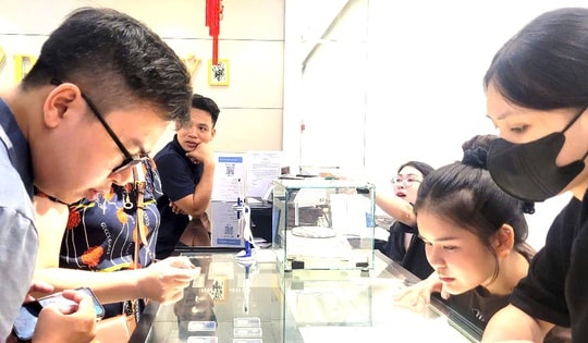 Giá bạc tăng lên mức cao nhất trong lịch sử, tín hiệu nào dự báo nhịp điều chỉnh sẽ xảy ra?