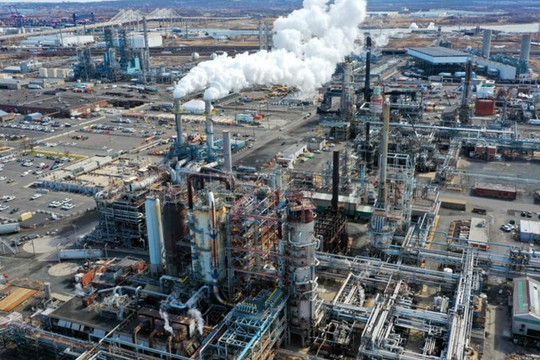 UAV Ukraine tập kích nhà máy khí đốt Nga