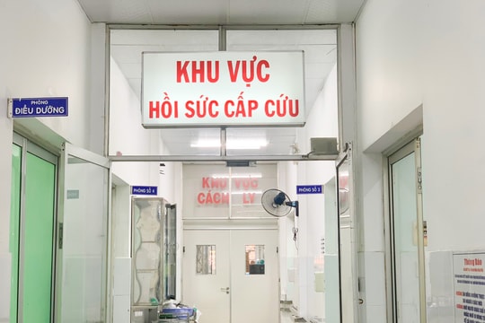 Sáu người nhập viện nghi ngộ độc rượu