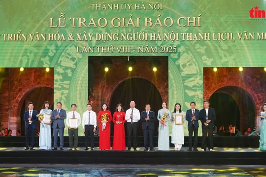 Trao giải báo chí về phát triển văn hóa và xây dựng người Hà Nội thanh lịch, văn minh