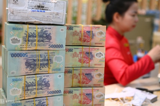 Tiền gửi dân cư đạt kỷ lục gần 7,75 triệu tỷ