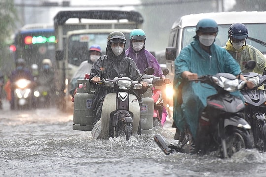 Vì sao mắc mưa, lạnh dễ bị ho?