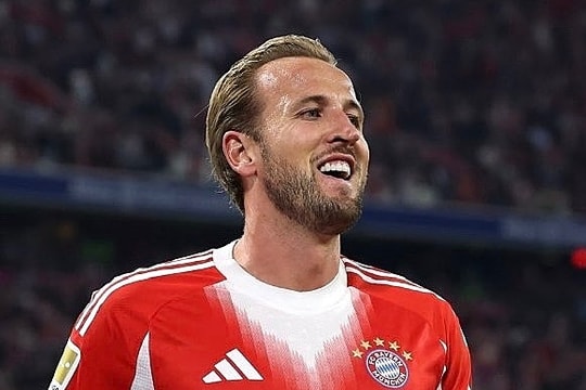 Kane giúp Bayern hạ Dortmund