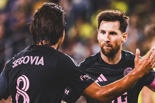 Messi chạm một tay vào ngôi Vua phá lưới MLS