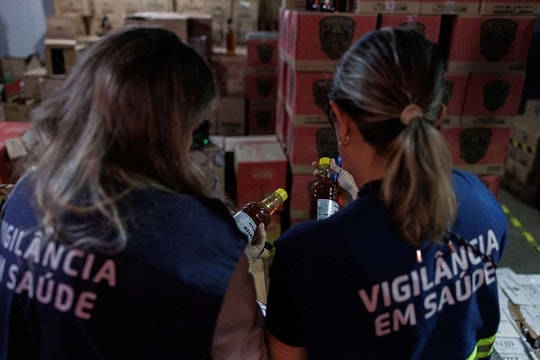 Khủng hoảng rượu giả ám ảnh Brazil