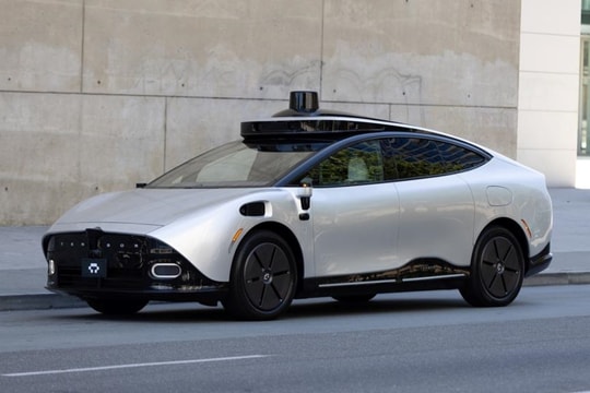 Tensor hợp tác VinFast sản xuất xe tự lái cho cá nhân