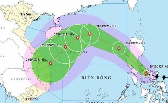 Hôm nay bão Fengshen vào Biển Đông