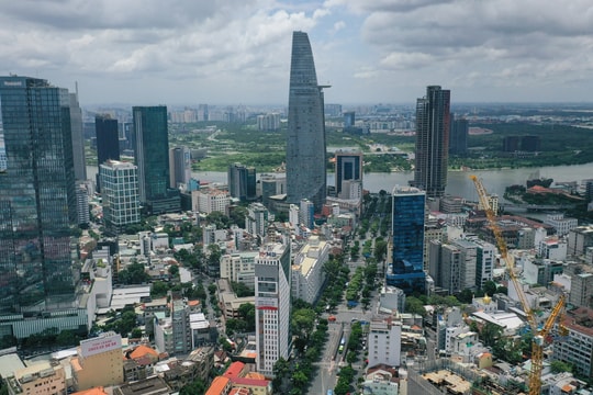 Ngành logistics chiếm nửa diện tích thuê văn phòng TP HCM quý III