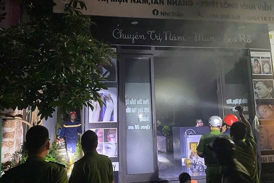 Cháy tiệm spa, hai người chết