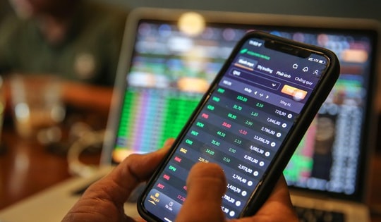 Lướt sóng lỗ, F0 có nên bỏ tiền quỹ mở kiếm nhuận 10-30%/năm?