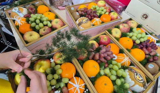 Bất ngờ với thị trường quà tặng 20-10, khi thịt cá cũng trở thành quà tặng