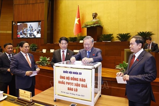 Đại biểu Quốc hội ủng hộ đồng bào khắc phục hậu quả bão lũ