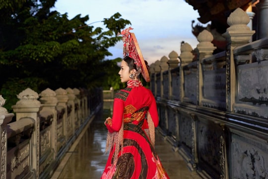 Bản sắc Việt rực rỡ hoà ca trong từng đường nét áo dài của NTK Tommy Nguyễn