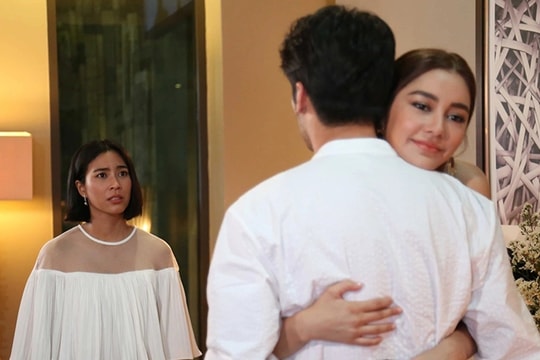 Chồng đi công tác đúng ngày 20/10, tôi nổi điên khi thấy cảnh thân mật này