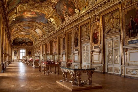 Những báu vật trong phòng trưng bày ở bảo tàng Louvre trước khi bị trộm
