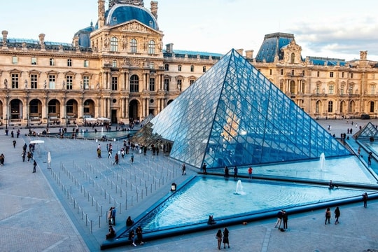 Bảo vật nào giá trị nhất từng bị trộm tại bảo tàng Louvre?
