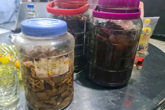 6 người nhập viện nghi ngộ độc rượu