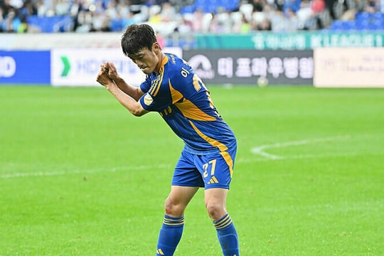 Cựu tiền vệ Ngoại hạng Anh chế giễu HLV Shin Tae-yong