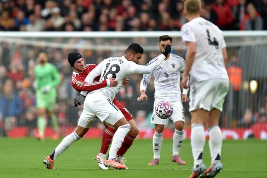 Liverpool - hiệp sĩ không gặp thời ở Ngoại hạng Anh mùa mới