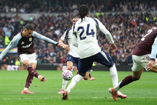 Tottenham thua ngược trên sân nhà