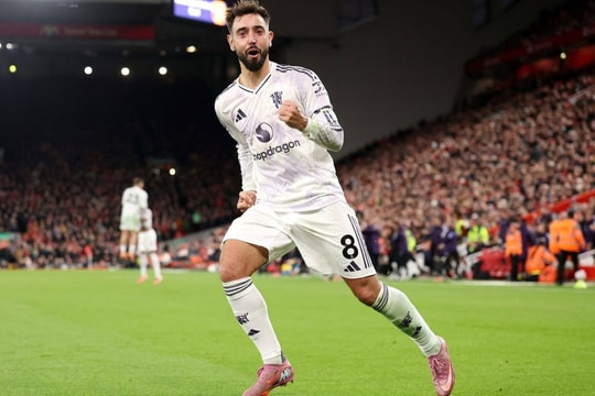 Bruno Fernandes: 'CĐV Liverpool giúp Man Utd thắng'