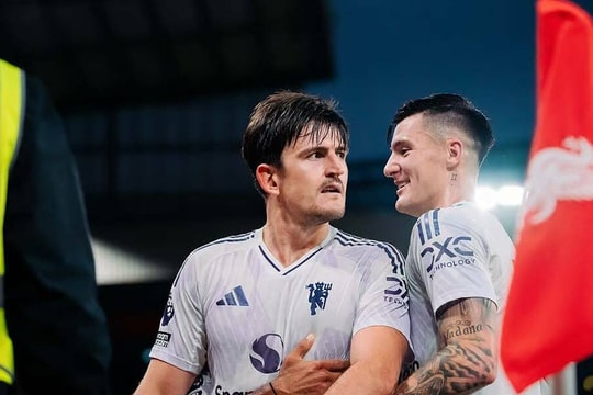 Neville: 'Man Utd có thể cán đích trong top 6 Ngoại hạng Anh'