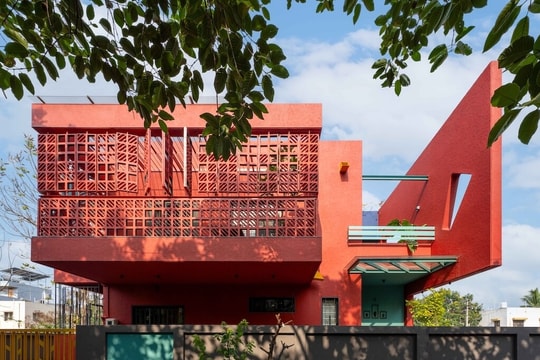 Thiết kế đan xen truyền thống và hiện đại trong ngôi nhà nhiều ánh sáng