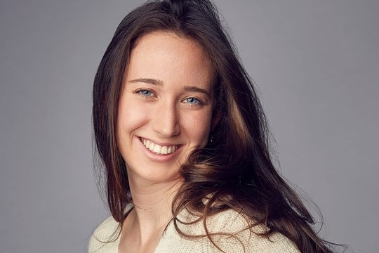 Vỏ bọc 'thiếu nữ thiên tài' của CEO siêu lừa