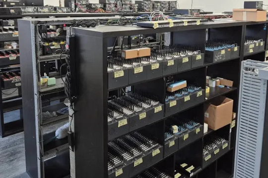 Europol đột kích 'trang trại sim' lừa đảo toàn cầu