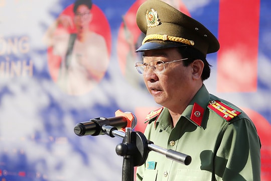 Phó giám đốc Công an TP HCM: 'Học sinh thấy điều bất thường, đừng im lặng'