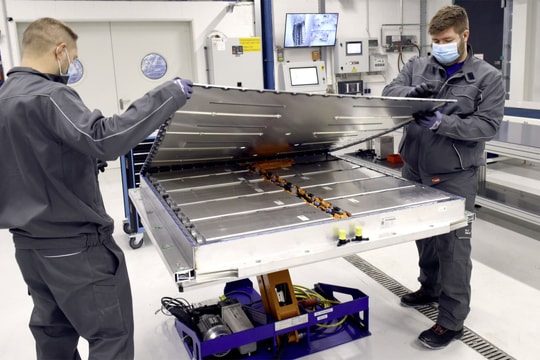 Trung Quốc tái chế 99,6% vật liệu pin xe điện