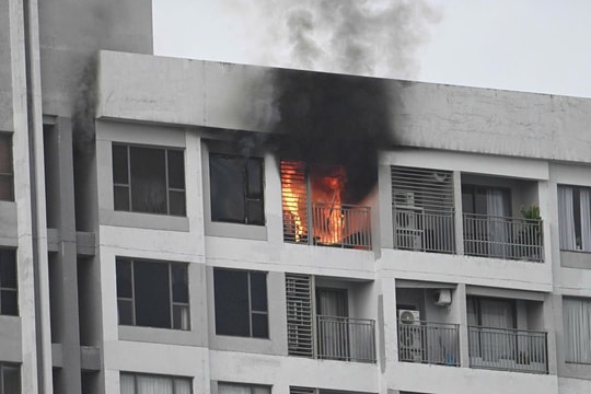 Cháy căn hộ chung cư ở TP HCM
