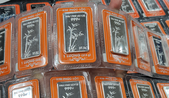 Giá bạc hôm nay 20-10: Mỗi nơi một giá, có nơi vượt xa 2,1 triệu đồng/lượng